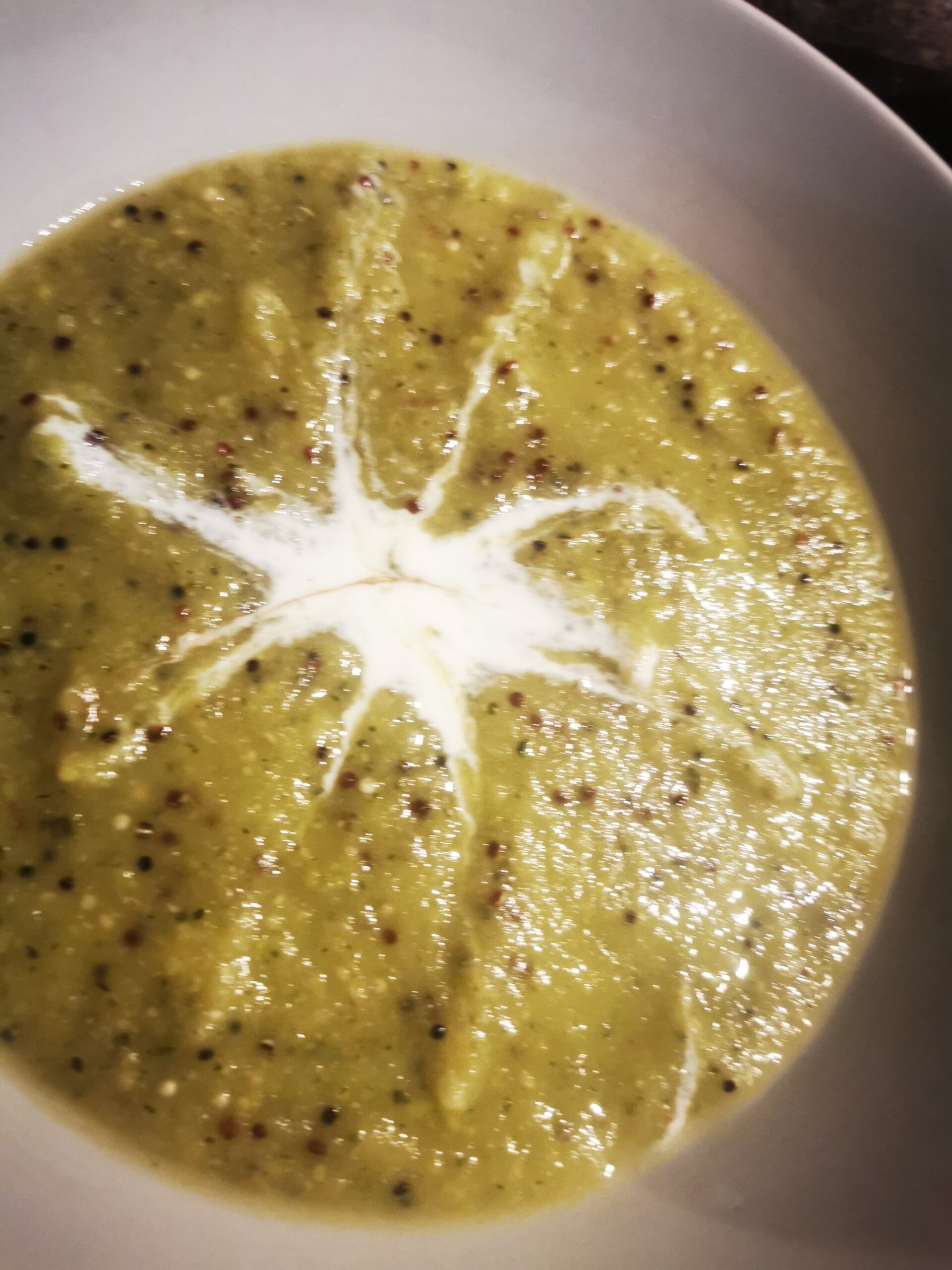 Lauwarme grüne Suppe — MyVegAtelier